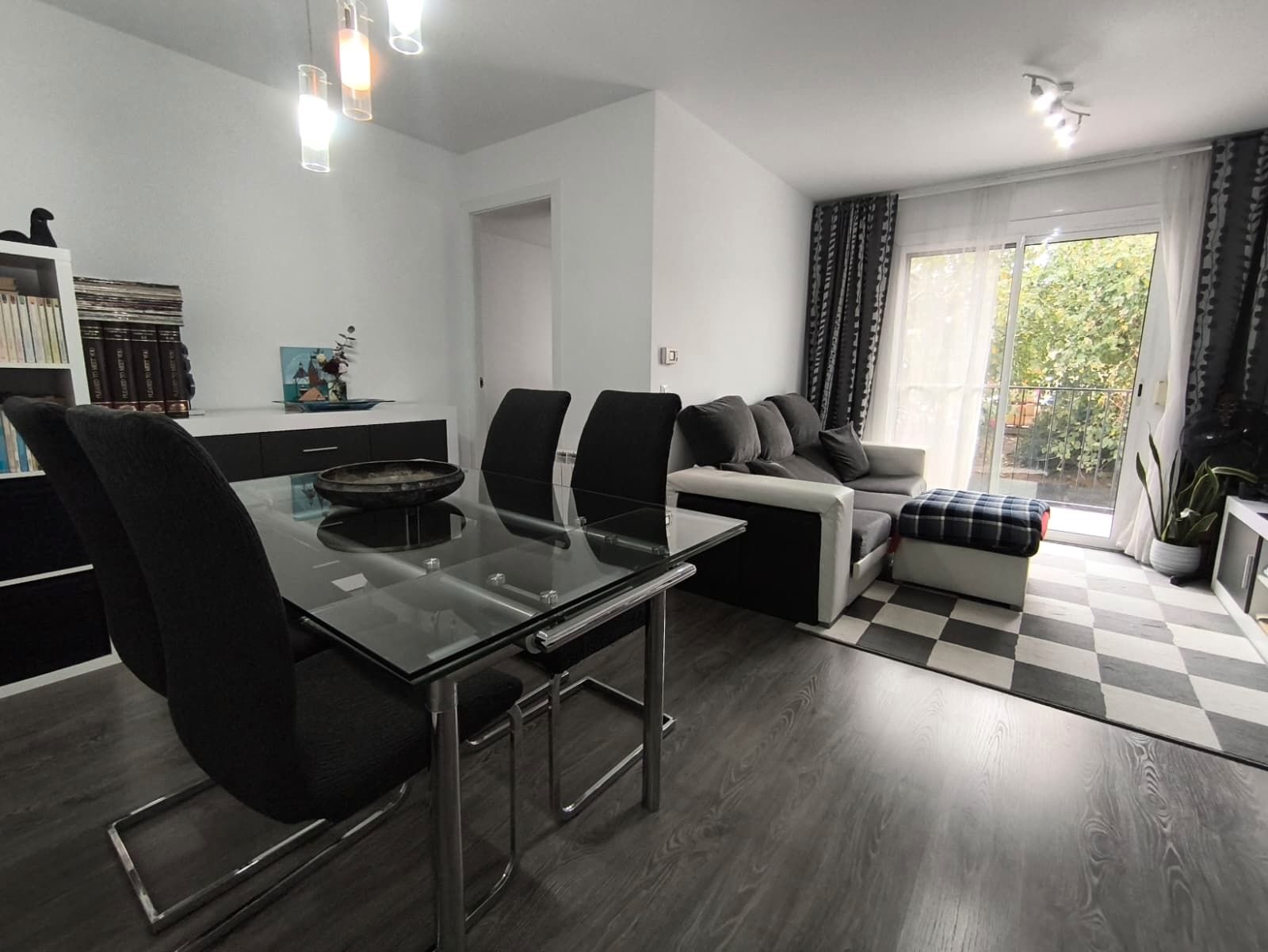 Sala d'estar de Pis en venda en Sant Feliu de Llobregat amb Aire condicionat, Calefacció i Parquet