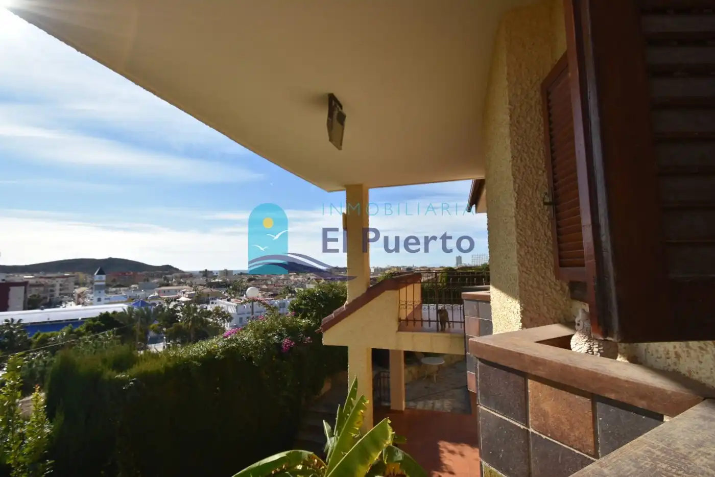 Vista exterior de Casa o xalet en venda en Mazarrón amb Aire condicionat, Calefacció i Jardí privat