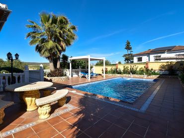 Villa con piscina in vendita a Calle G-1