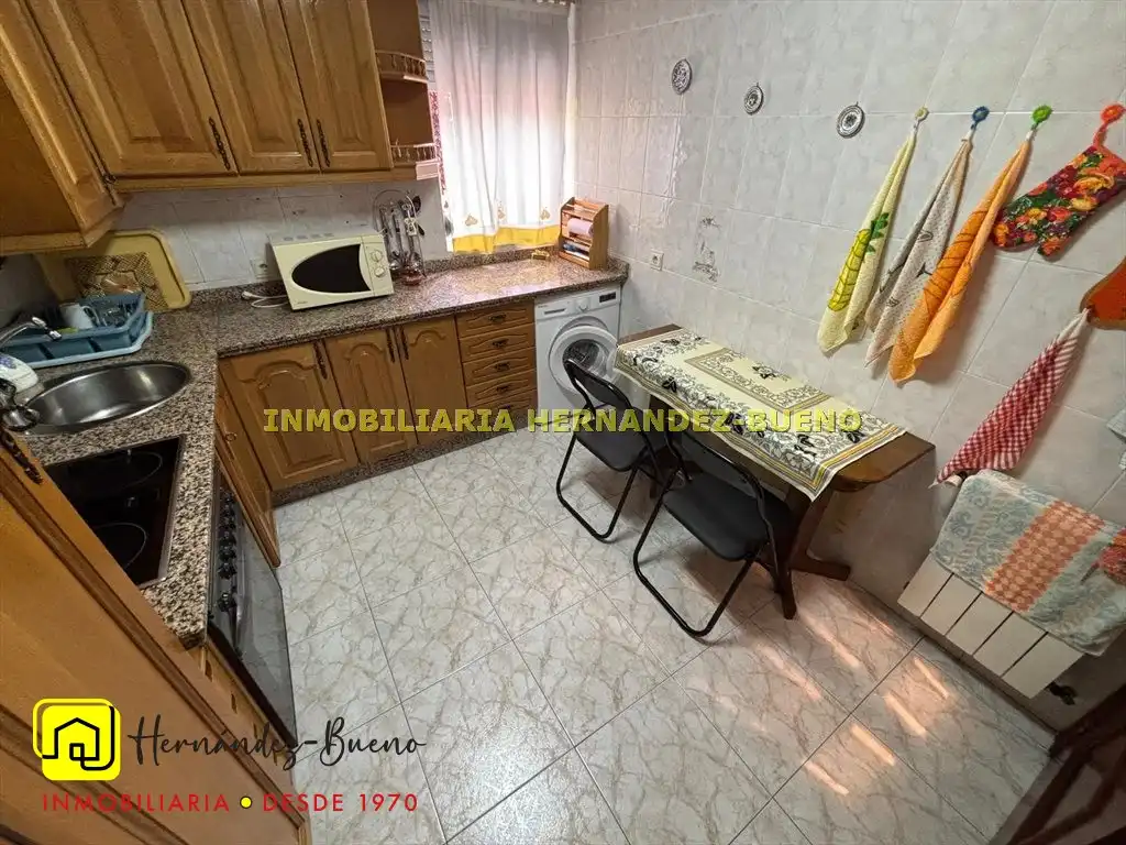 Cocina de Piso en venta en Salamanca con Calefacción, Trastero y Amueblado