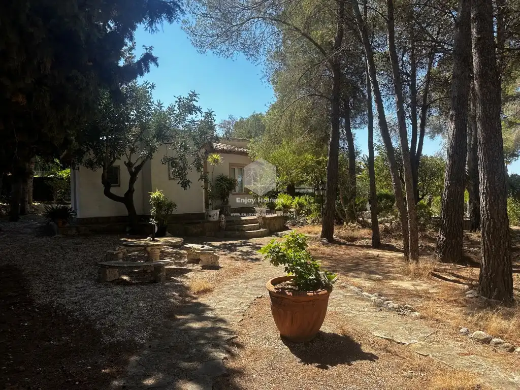 Houses for sale in Montgó - Ermita