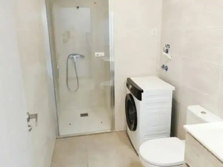 Bany de Estudi de lloguer en Valencia amb Aire condicionat, Moblat i Forn