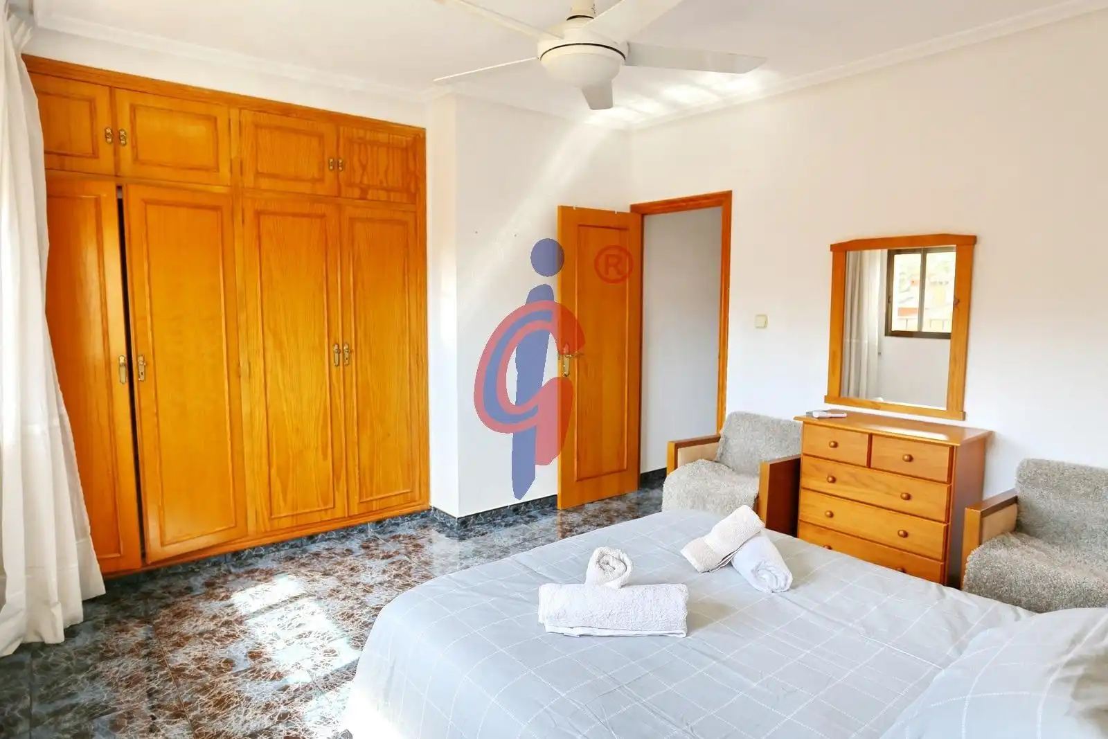 Habitación de Casa adosada en venta en Guardamar del Segura con Aire acondicionado, Terraza y Amueblado