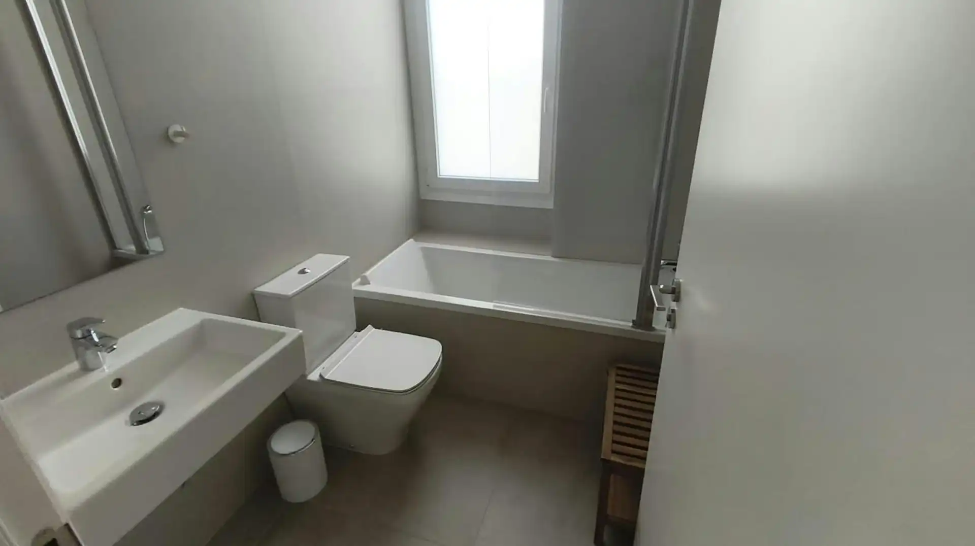 Badezimmer von Wohnung zur Miete in Valencia mit Klimaanlage, Heizung und Privatgarten