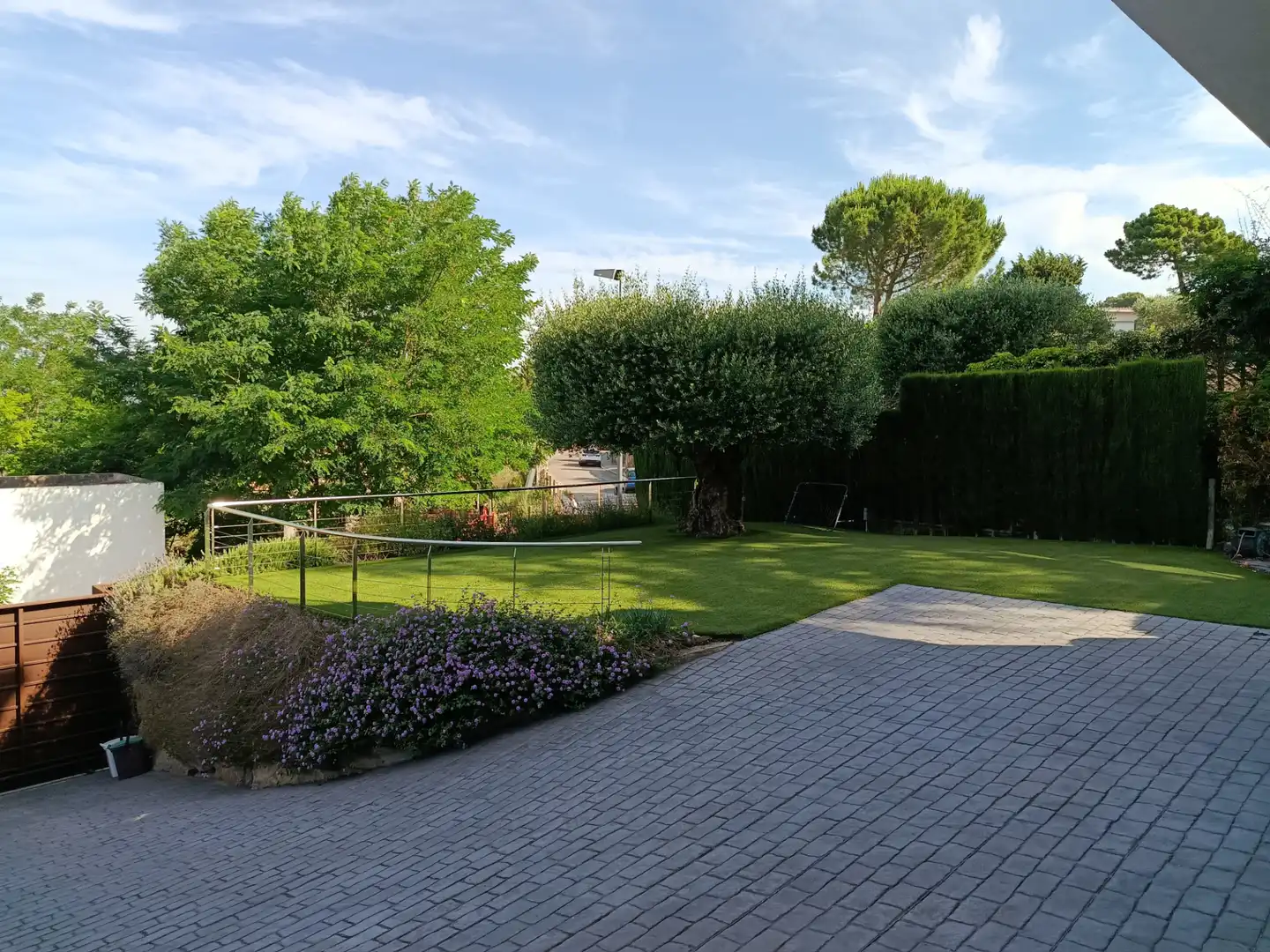 Jardí de Casa adosada en venda en Girona amb Aire condicionat, Calefacció i Jardí privat
