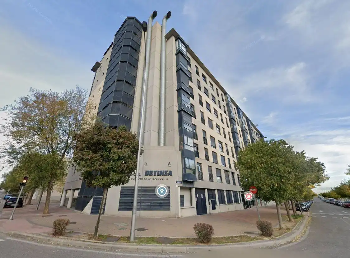 Vista exterior de Piso en venta en Madrid con Piscina comunitaria