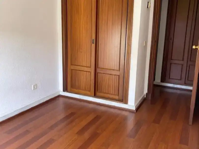 Schlafzimmer von Wohnung zur Miete in Avenida Europa