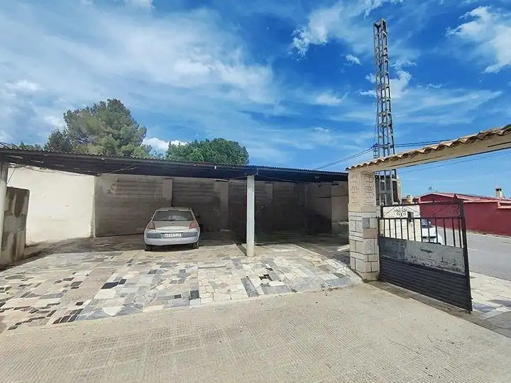 Aparcament de Casa o xalet en venda en Alicante / Alacant amb Calefacció, Jardí privat i Terrassa