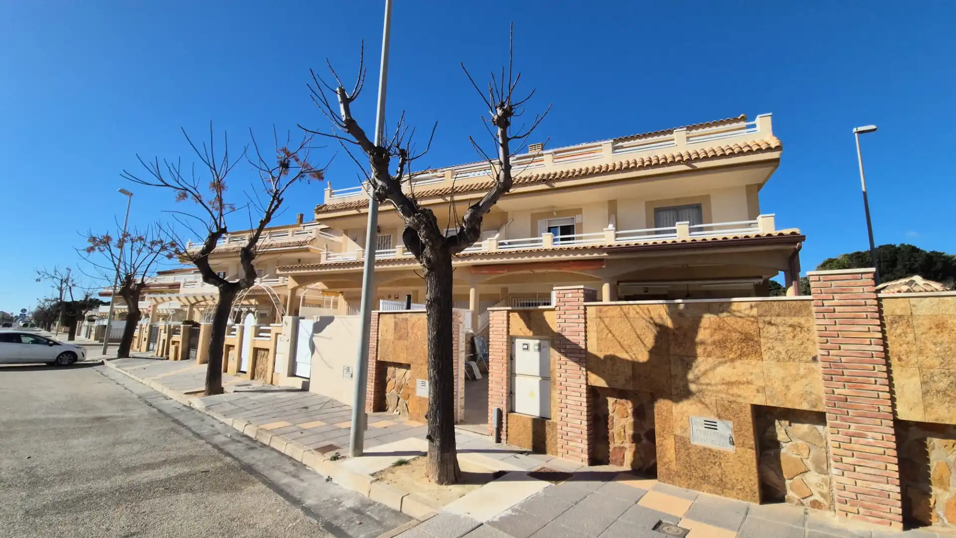 Vista exterior de Casa adosada en venta en Pilar de la Horadada con Aire acondicionado, Terraza y Amueblado