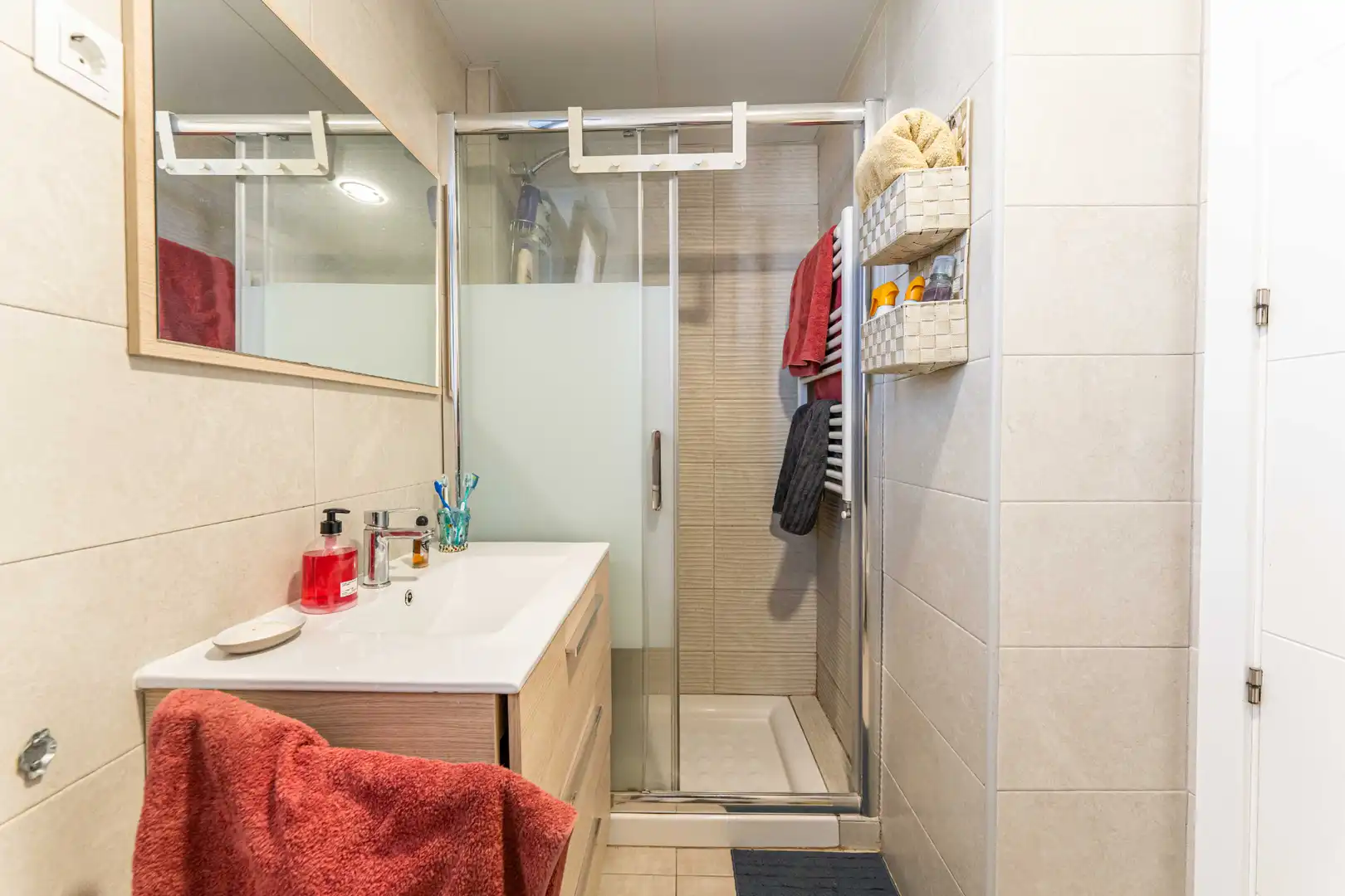 Bathroom of Attic for sale in Móstoles  with Air Conditioner, Terrace and Storage room