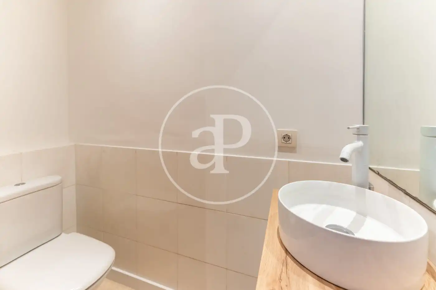Bany de Àtic de lloguer en  Palma de Mallorca amb Aire condicionat, Calefacció i Jardí privat