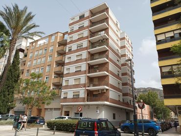 Pis amb balcó en venda a Passeig Colon 60