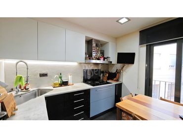 Maisonette mit Balkon zum Verkauf in Calle Raval Santa Anna