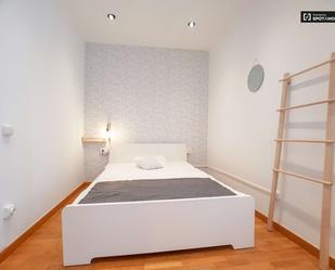 Bedroom of Flat to share in  Barcelona Capital  with Air Conditioner and Terrace