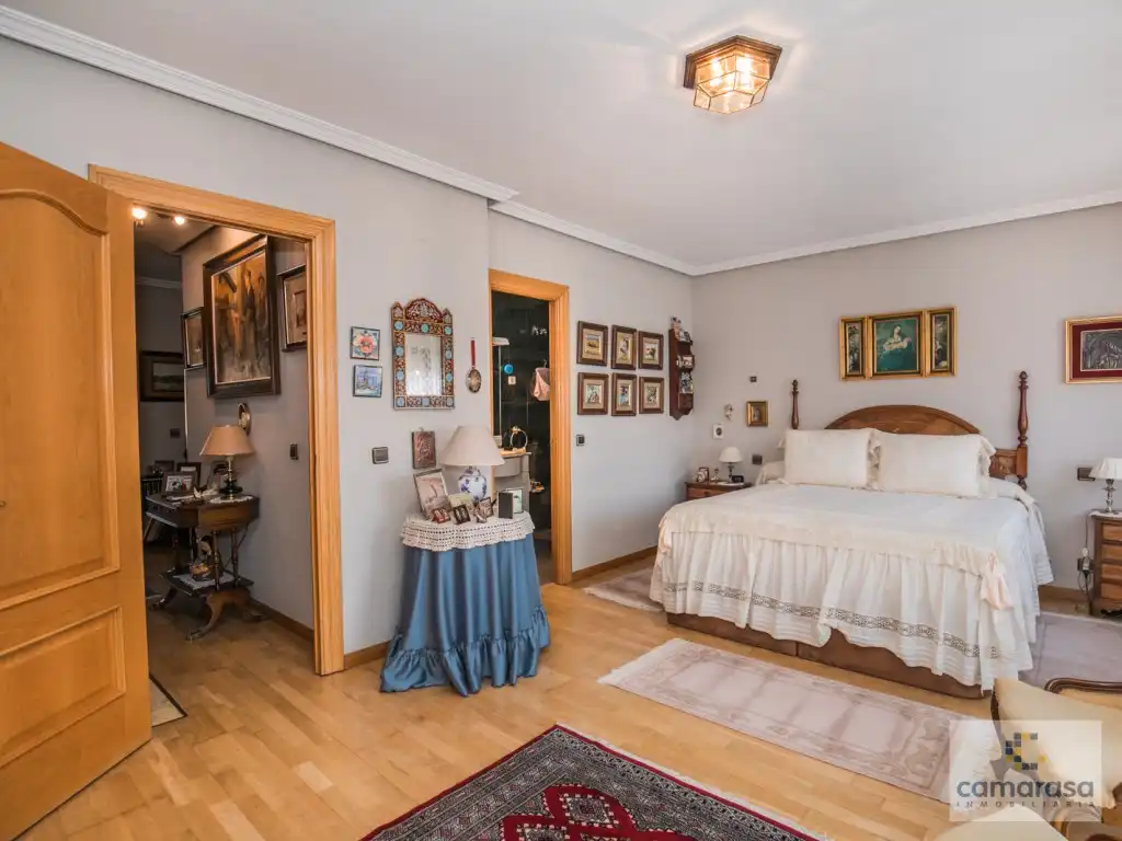 Habitación de Casa o chalet en venta en Ávila con Jardín privado, Piscina y Piscina comunitaria