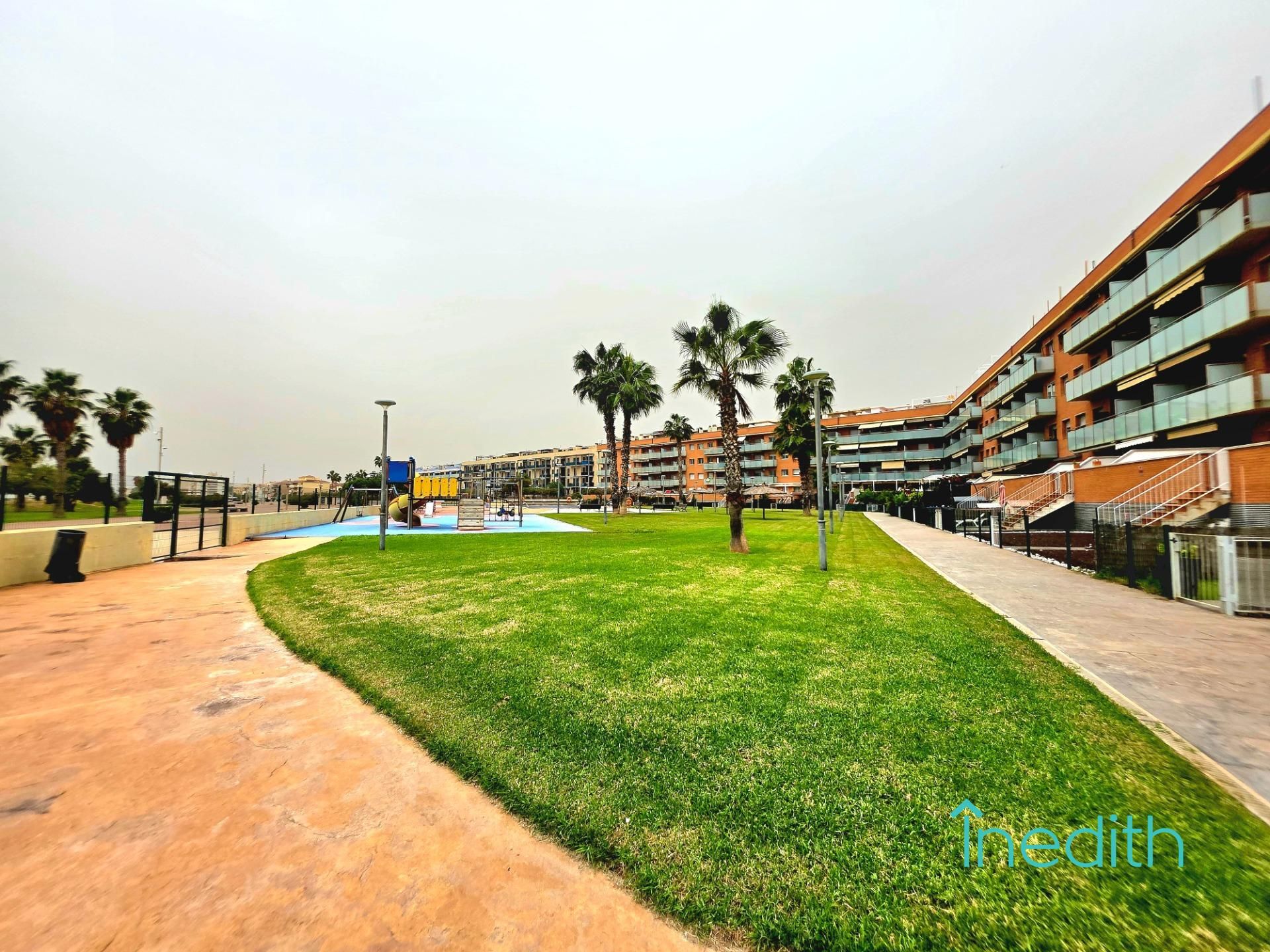 Piscina de Piso en venta en Cubelles con Aire acondicionado, Calefacción y Terraza