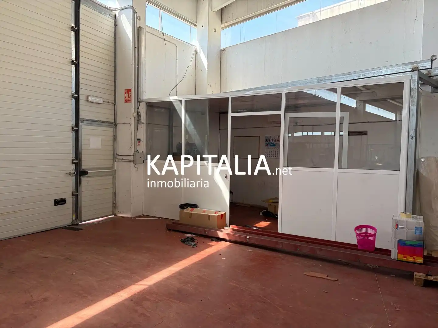 Außenansicht von Fabrikhallen zur Miete in Atzeneta d'Albaida