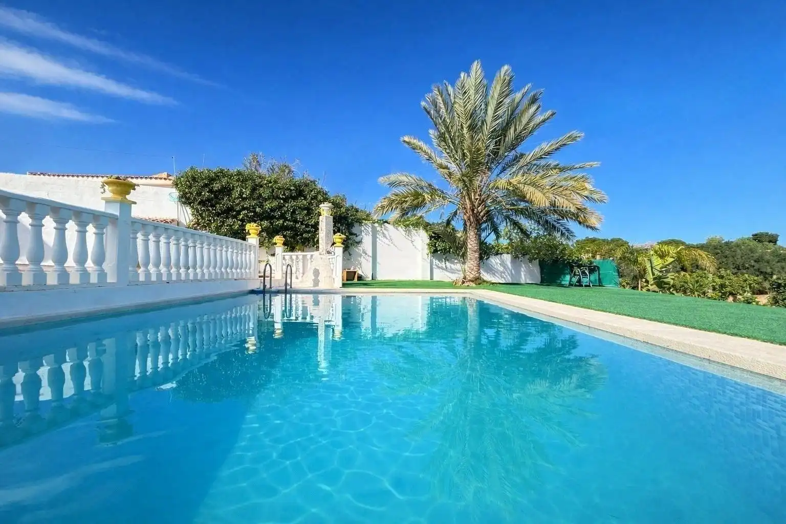 Piscina de Casa o chalet en venta en Alicante / Alacant con Aire acondicionado, Jardín privado y Trastero