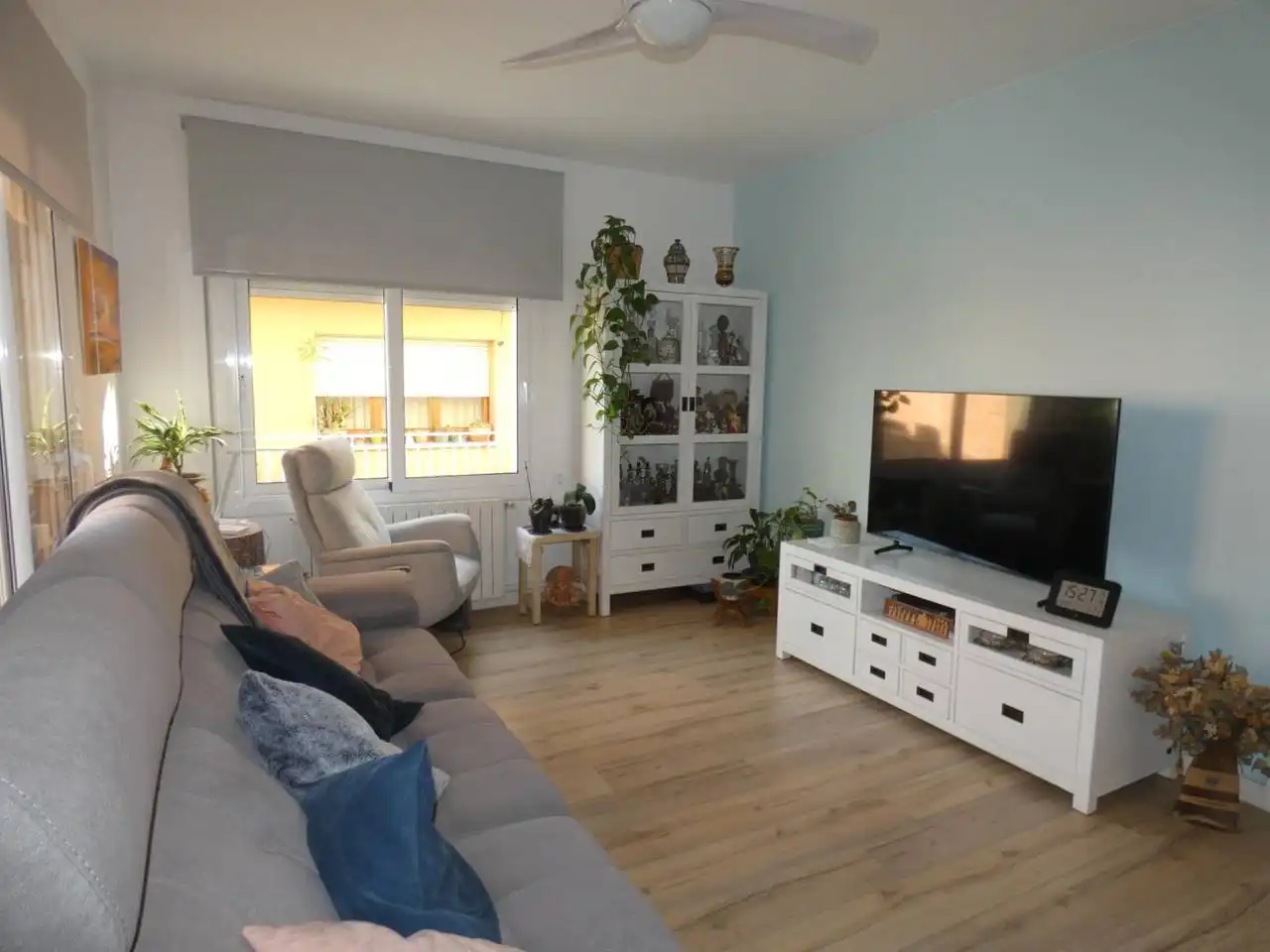 Sala de estar de Piso en venta en Sant Feliu de Guíxols con Aire acondicionado, Calefacción y Parquet
