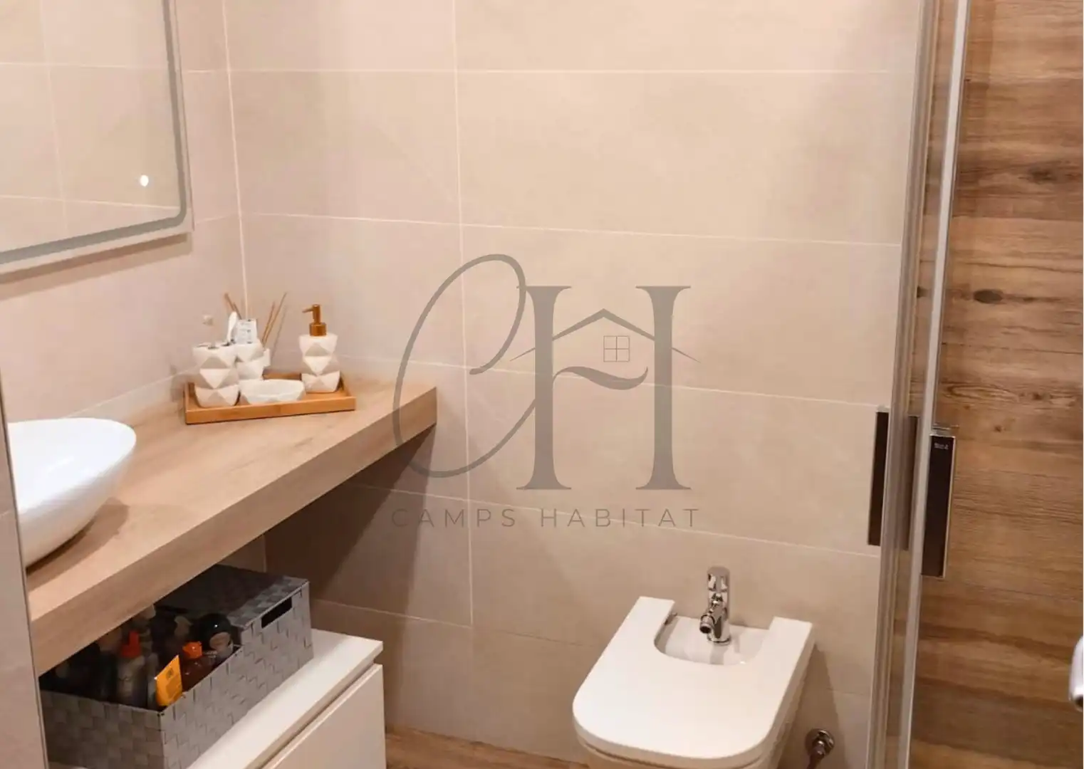 Bathroom of Flat for sale in Viladecans  with Air Conditioner, Heating and Parquet flooring