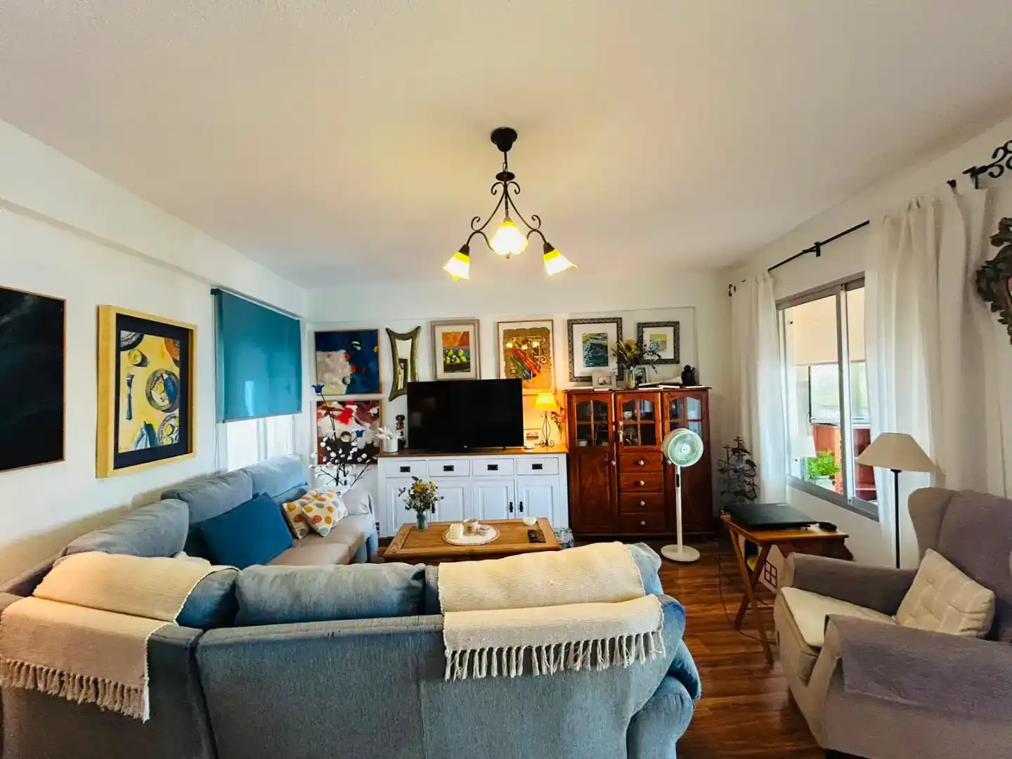 Sala d'estar de Pis en venda en Benidorm amb Aire condicionat i Balcó