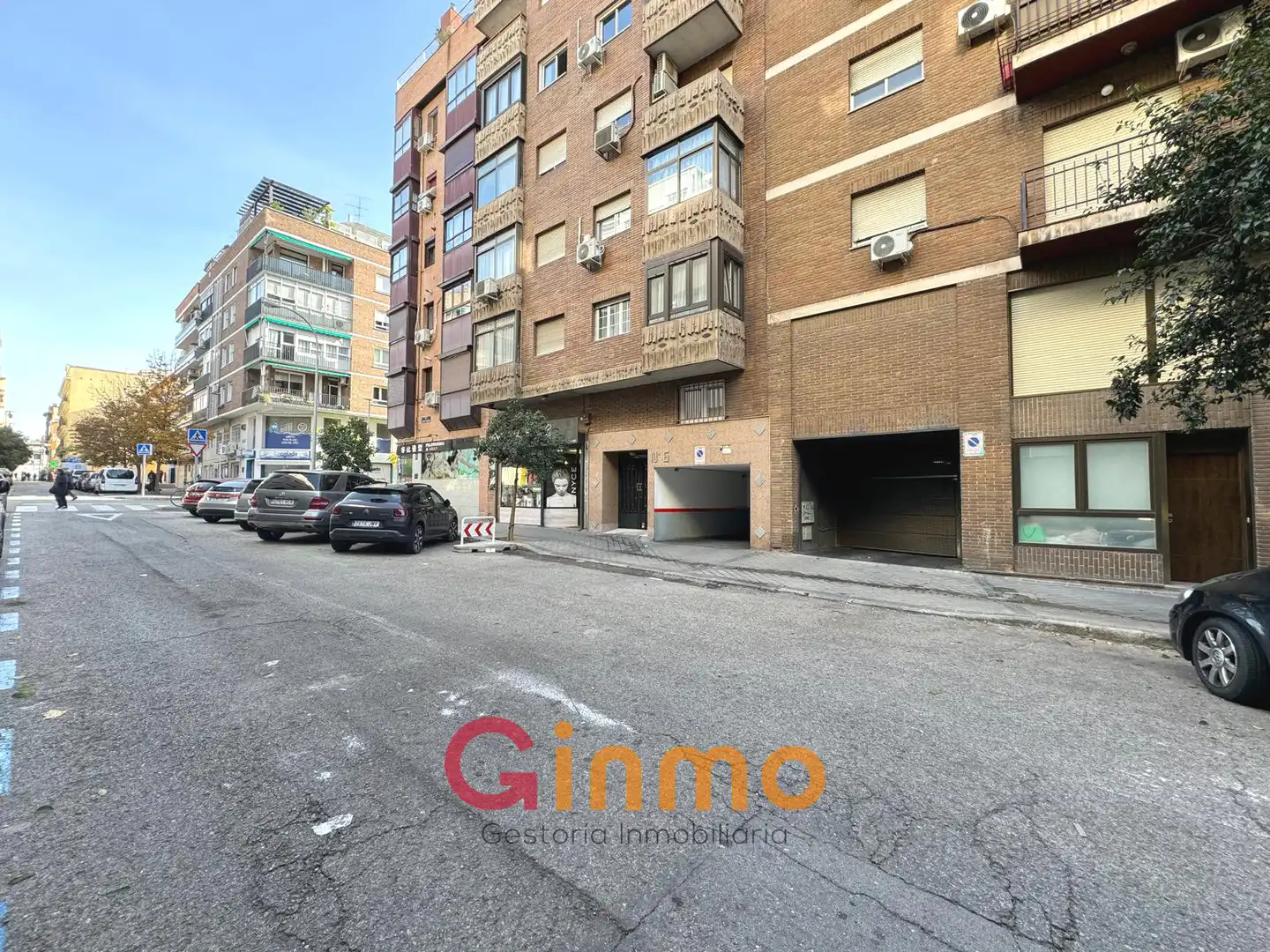 Außenansicht von Garage zum Verkauf in Madrid