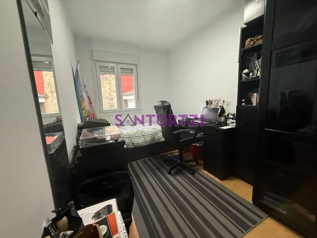 Bedroom of Flat for sale in Santurtzi   with Heating and Storage room