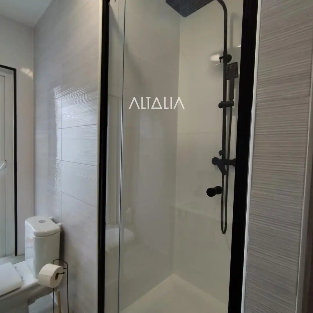 Bathroom of Flat for rent in Cuenca  with Heating and Furnished