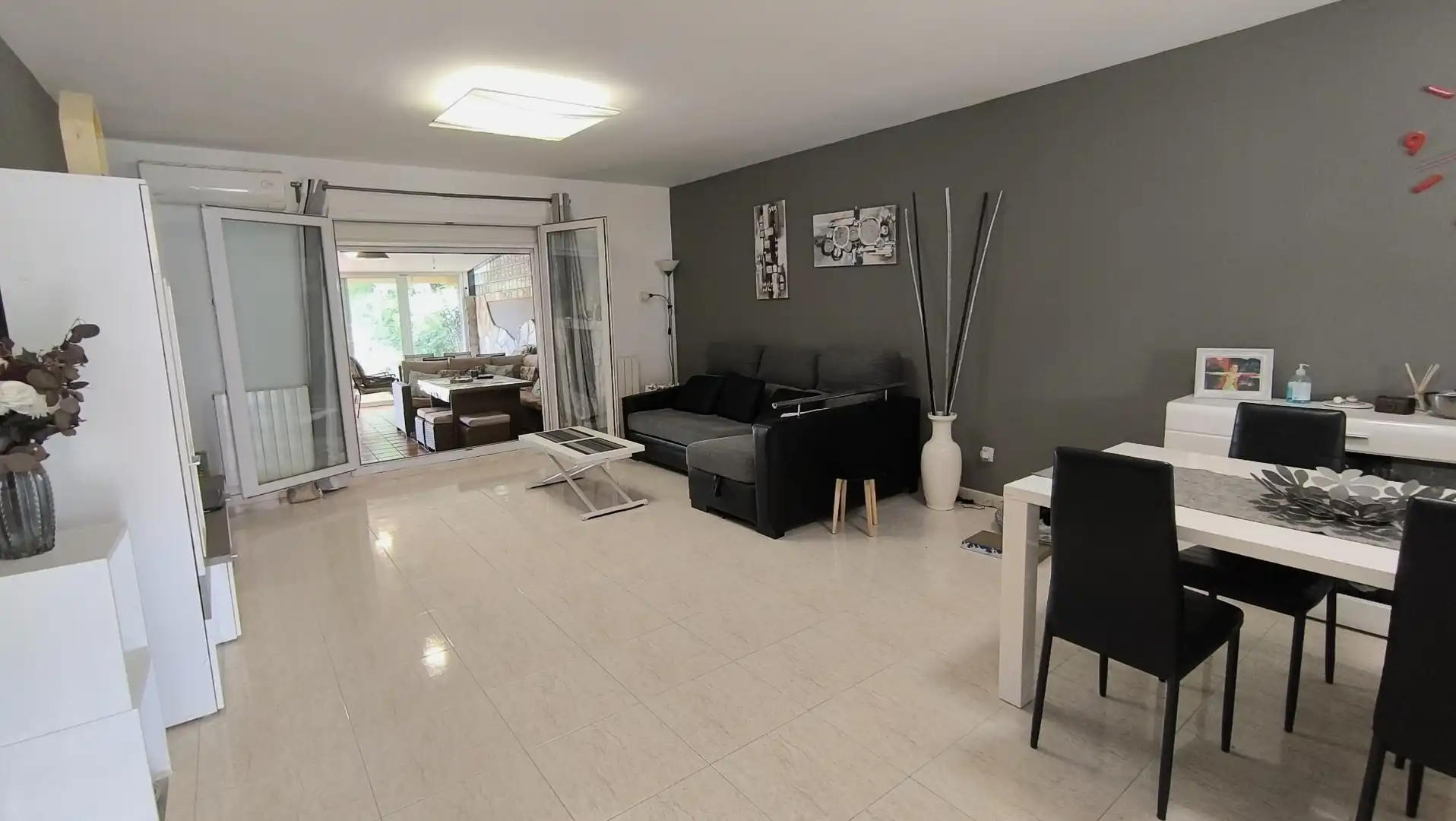 Sala d'estar de Casa adosada en venda en Pinseque amb Aire condicionat, Calefacció i Jardí privat