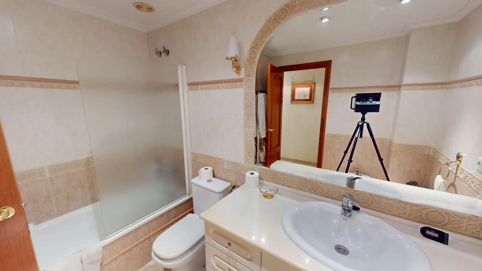 Badezimmer von Wohnung zum Verkauf in Elche / Elx mit Klimaanlage, Heizung und Abstellraum
