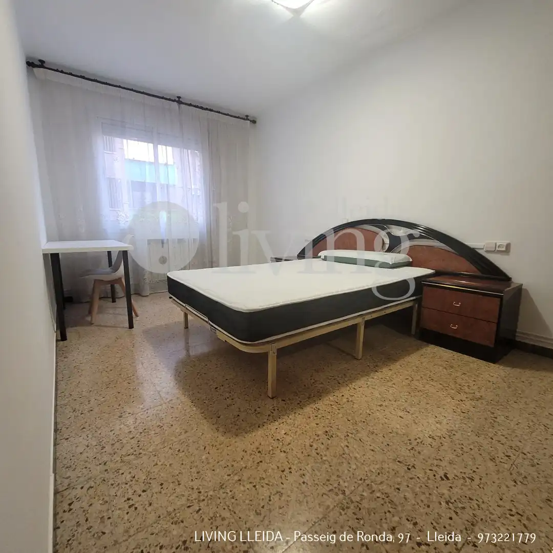 Schlafzimmer von Wohnung zur Miete in Lleida mit Klimaanlage, Heizung und Terrasse
