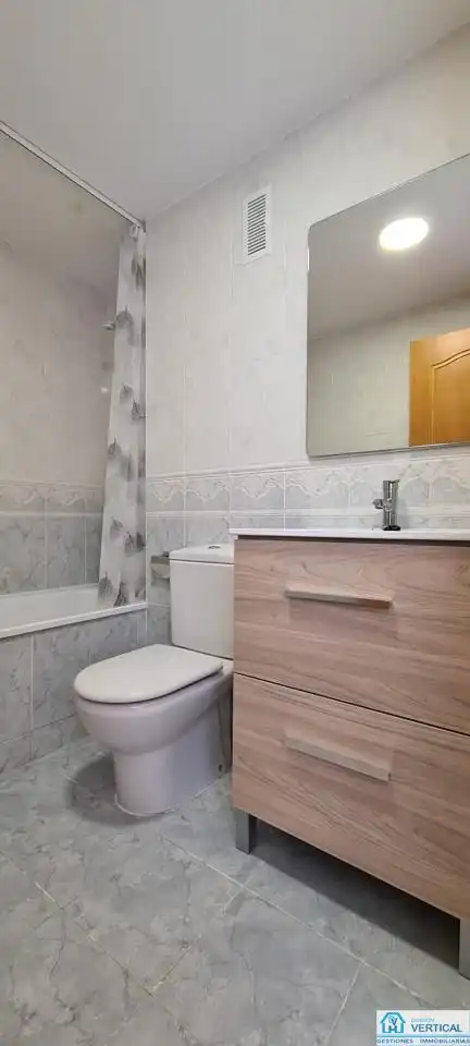 Baño de Piso en venta en Manises con Aire acondicionado, Calefacción y Trastero