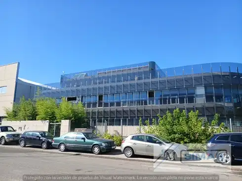 Außenansicht von Fabrikhallen zum Verkauf in Torrijos