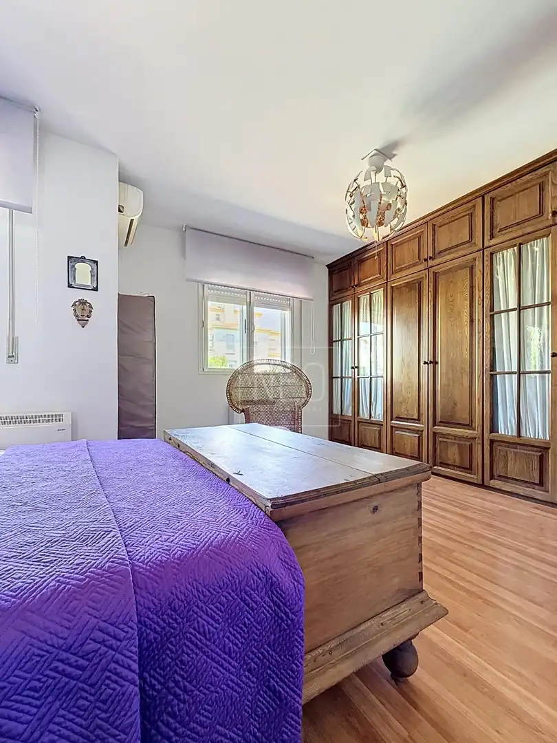Habitación de Casa adosada en venta en Peligros con Aire acondicionado, Calefacción y Jardín privado