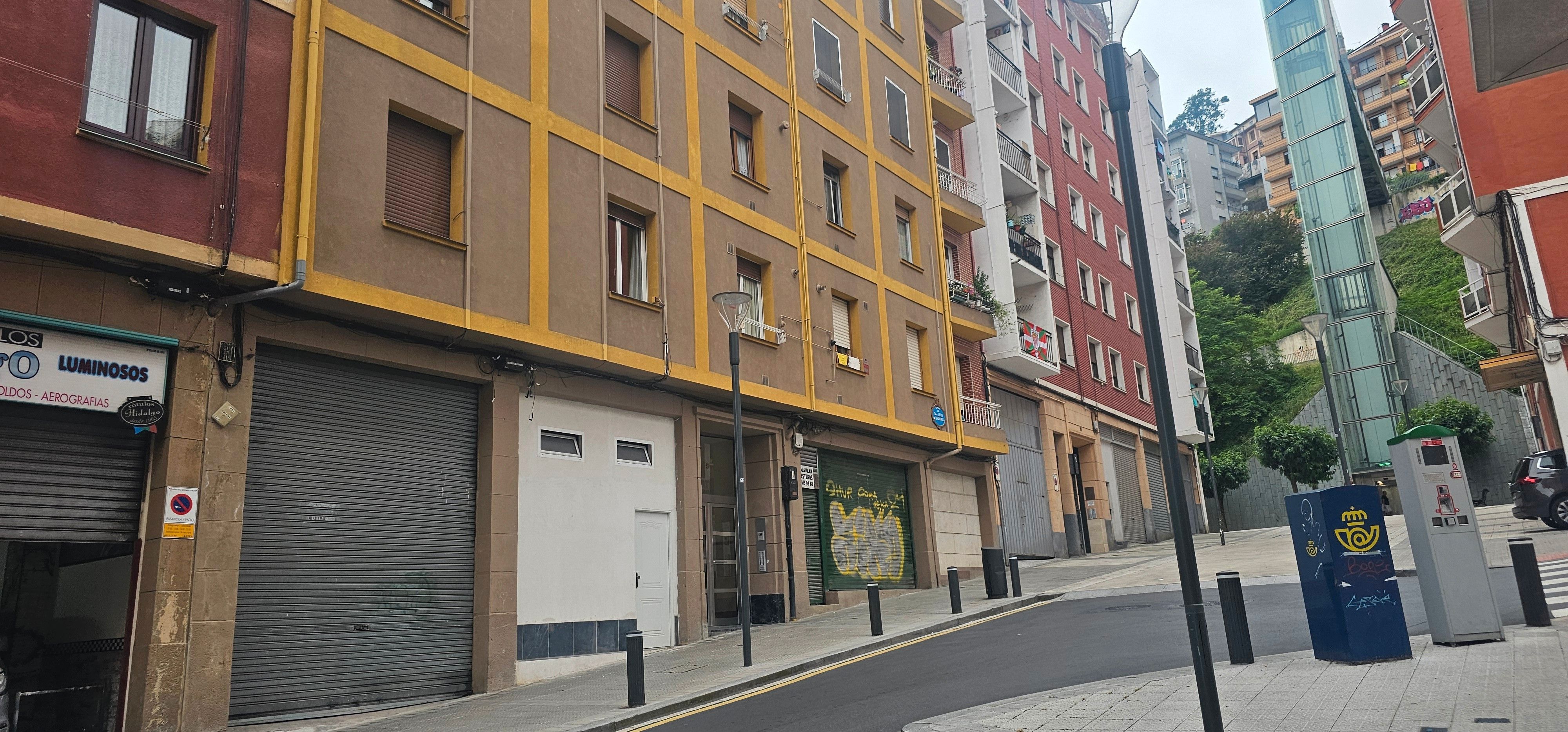 Vista exterior de Pis en venda en Bilbao  amb Calefacció i Terrassa