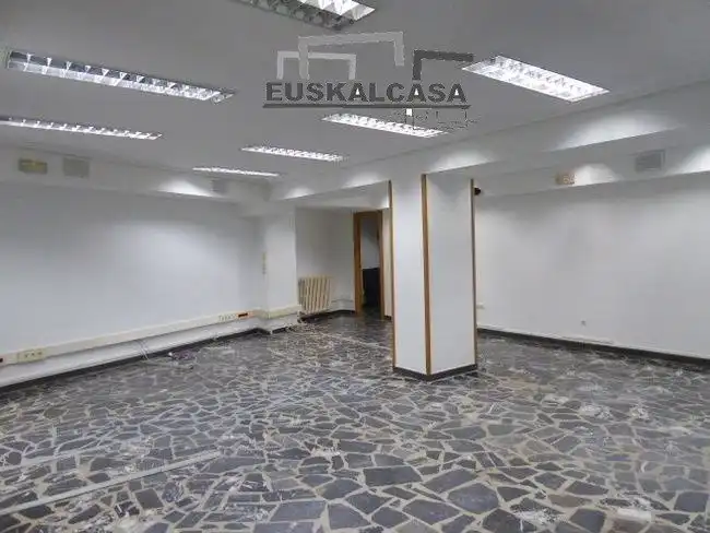 Oficina en venda en Bilbao  amb Calefacció