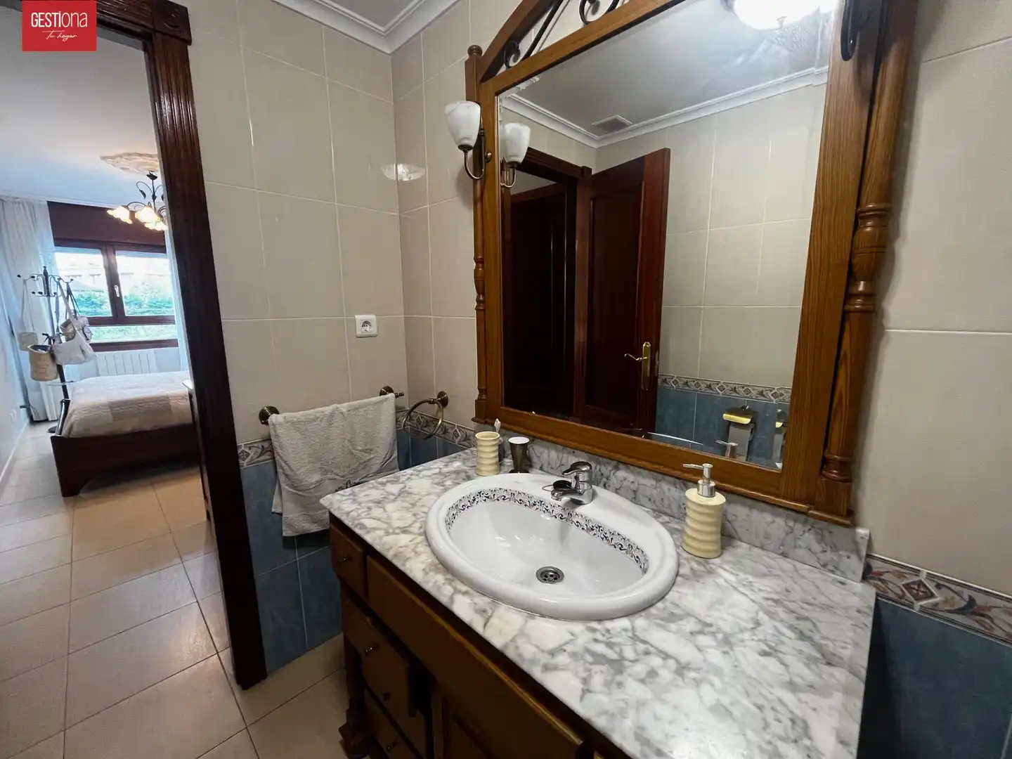 Baño de Apartamento en venta en Noja con Calefacción, Terraza y Amueblado