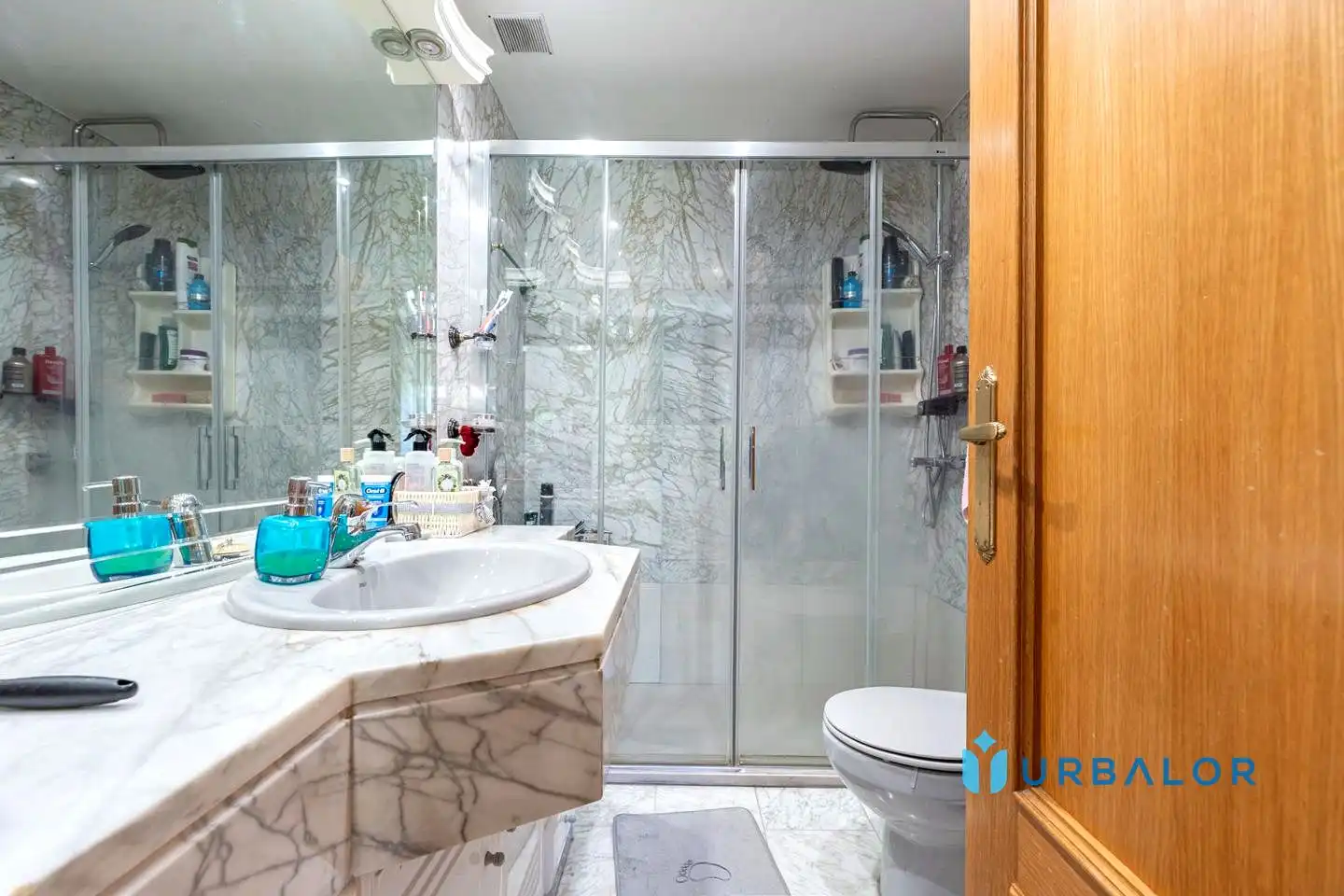 Baño de Casa adosada en venta en Alcorcón con Calefacción, Jardín privado y Parquet