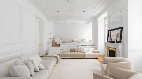 Foto 5 de Piso en venta en Jerónimos, Madrid