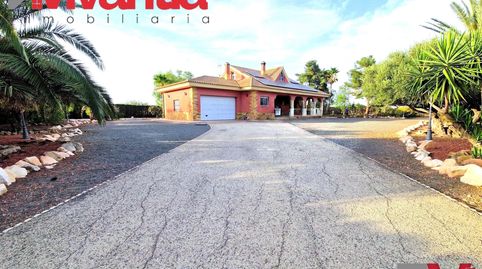 Image 2 of the listing