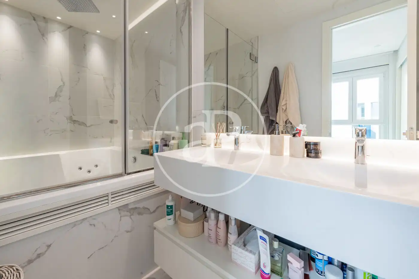 Badezimmer von Wohnung zum Verkauf in Madrid mit Klimaanlage, Heizung und Terrasse
