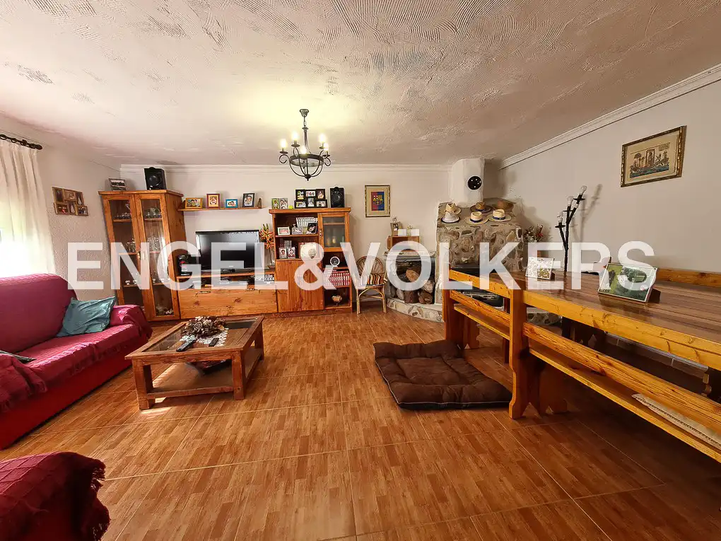 Sala d'estar de Casa o xalet en venda en Fuente El Saz de Jarama amb Calefacció, Jardí privat i Terrassa