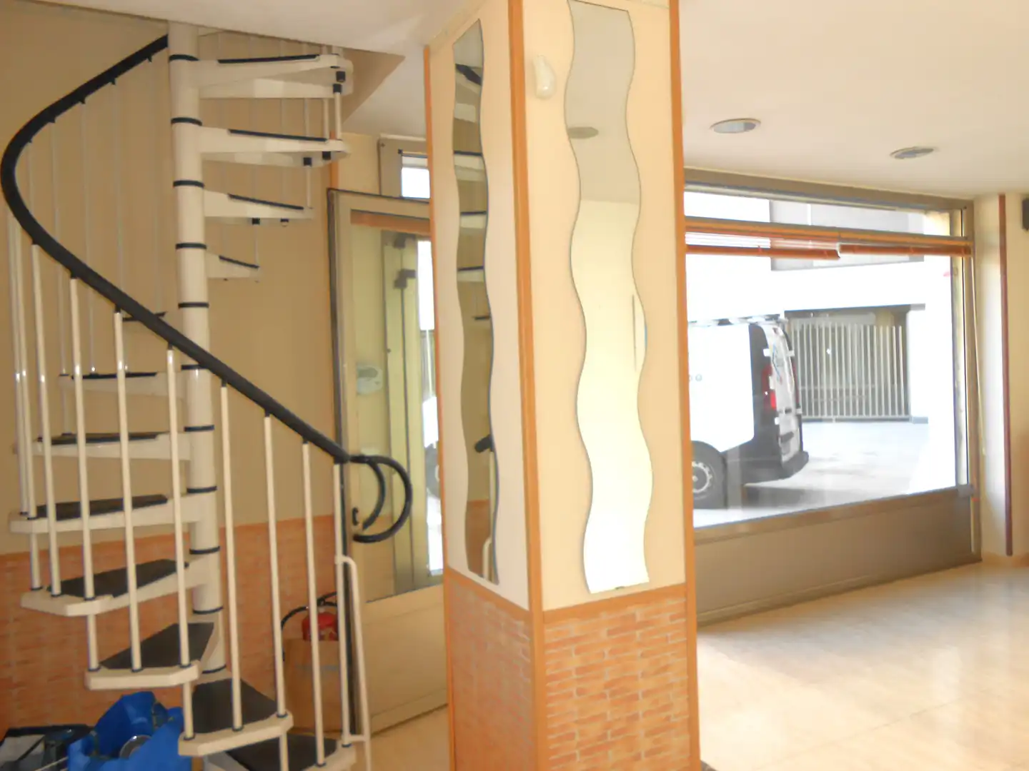 Business premises for sale in Santiago Brouard Kalea 2, imagen 2