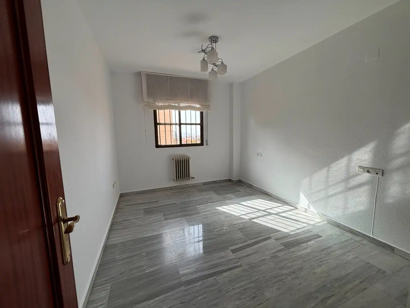 Bedroom of Flat for rent in Granada  with Air Conditioner, Heating and Washing machine