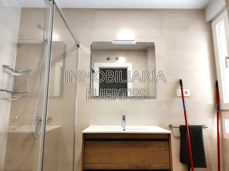 Flat for rent in Calle Demetrio de los Ríos, Las Ventas