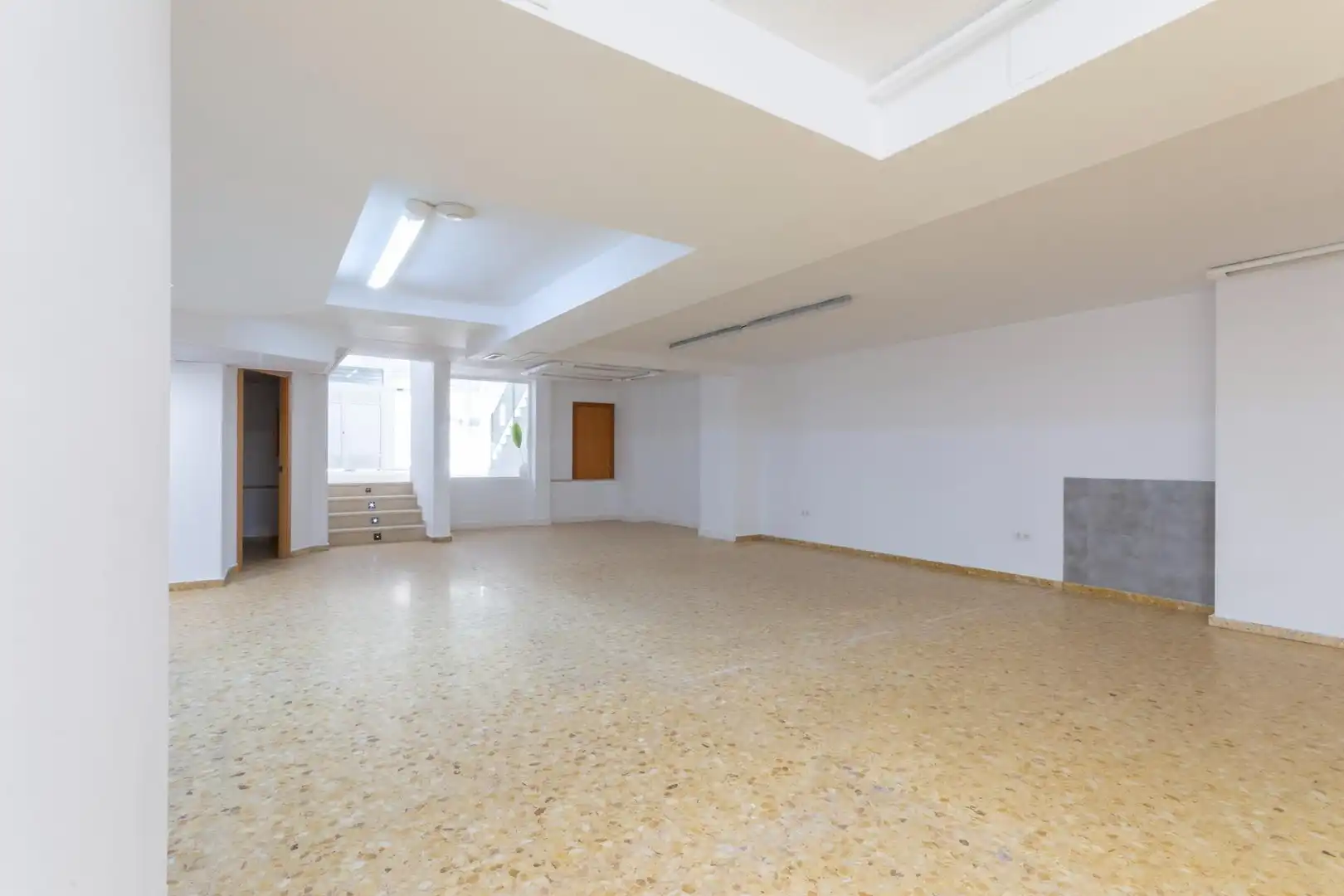 Business premises for sale in Avenida MARQUES DE CAMPO 9, imagen 27