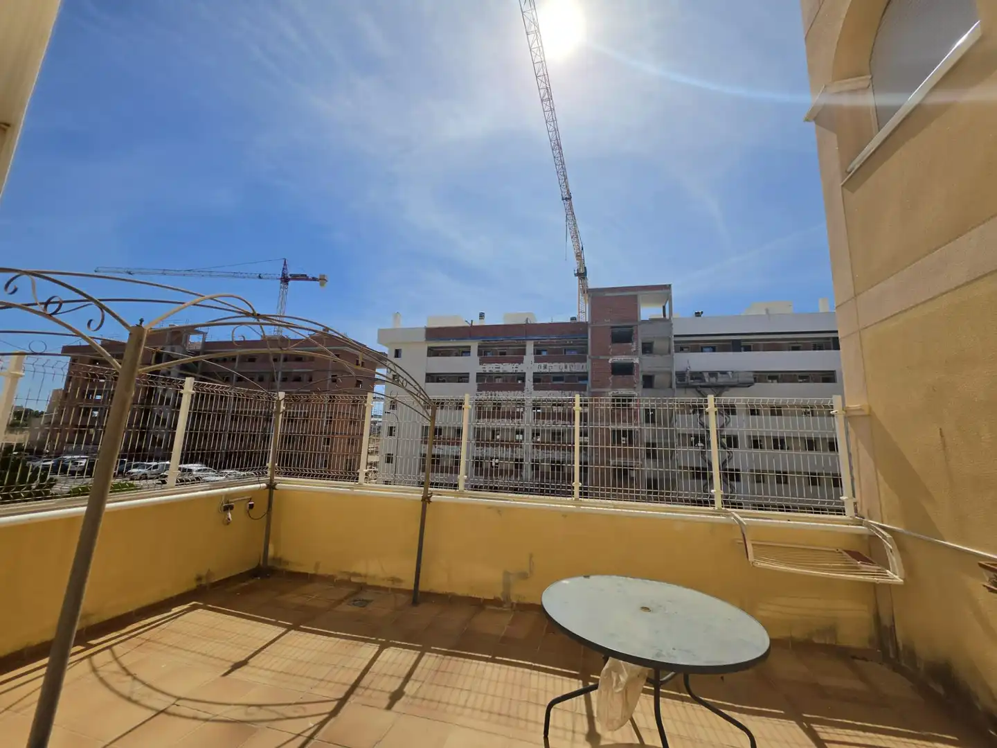 Terrasse von Wohnung zum Verkauf in Torrevieja mit Möbliert