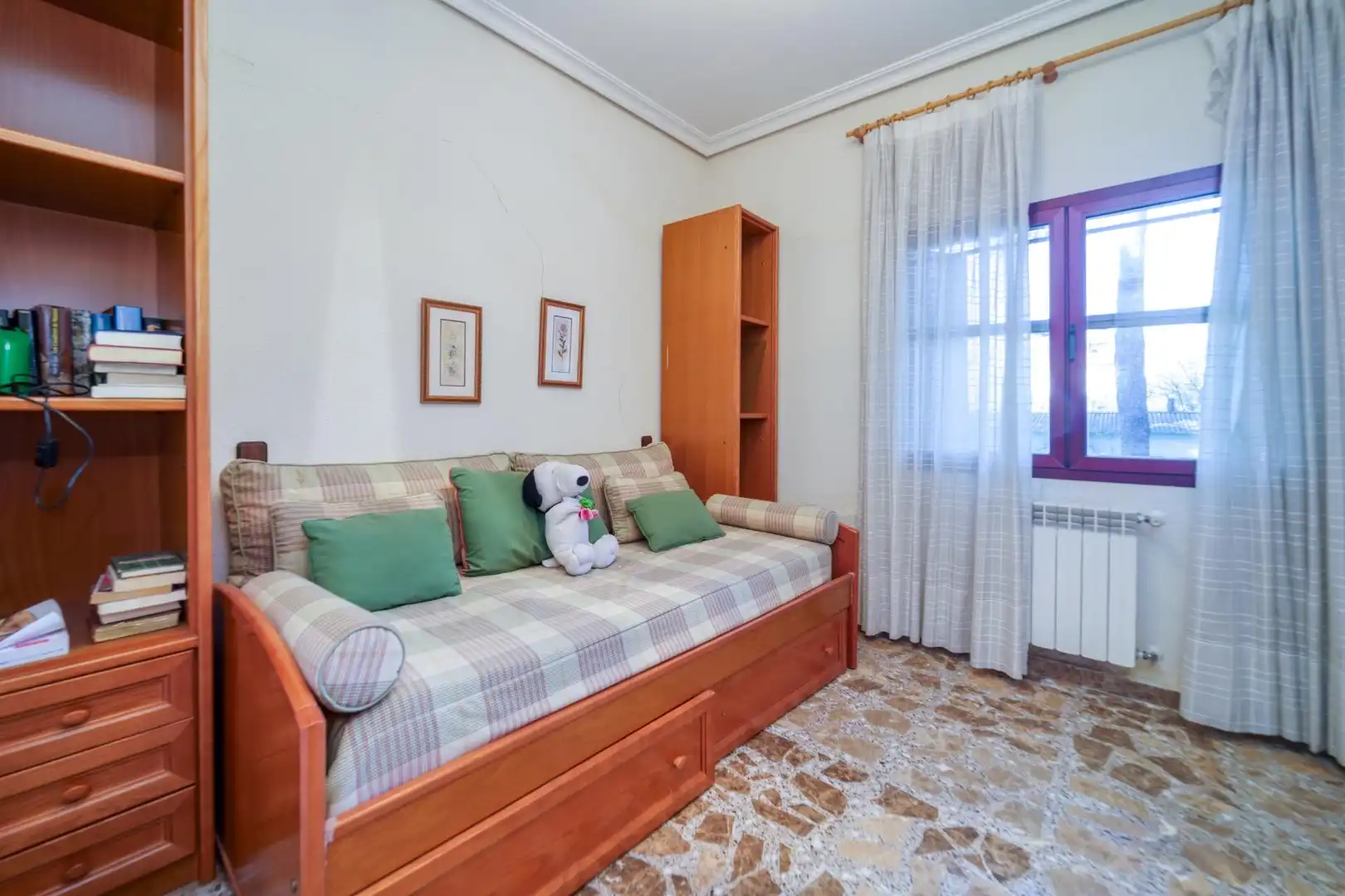 Sala d'estar de Casa adosada en venda en Villamanta amb Calefacció, Jardí privat i Traster