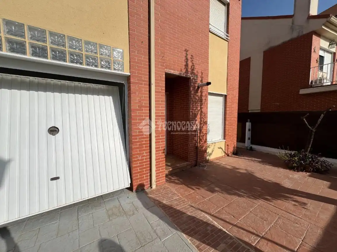 Casa aparellada en venda a Loeches, imagen 31