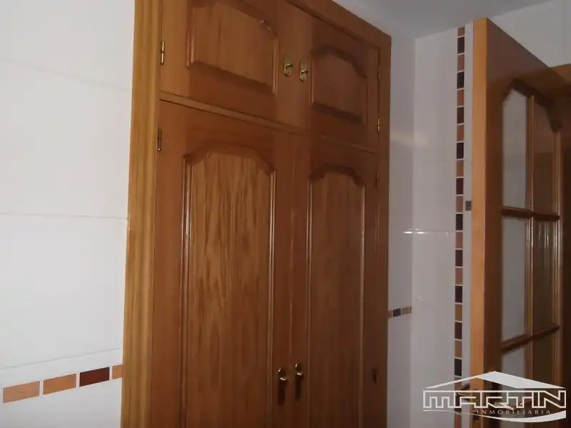 Baño de Piso de alquiler en Lucena con Aire acondicionado, Terraza y Trastero